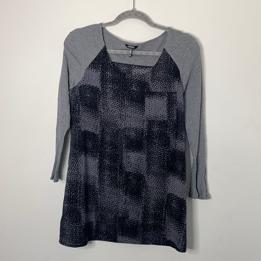 Grey Henley Daisy Fuentes Size Small